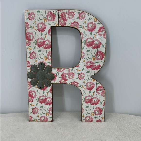 Ashland Rustic Floral R Wall Decor - Picture 2 of 6